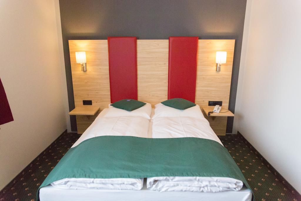 Hotel Cosima Vaterstetten Room photo