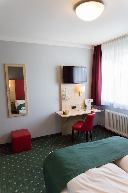 Hotel Cosima Vaterstetten Room photo